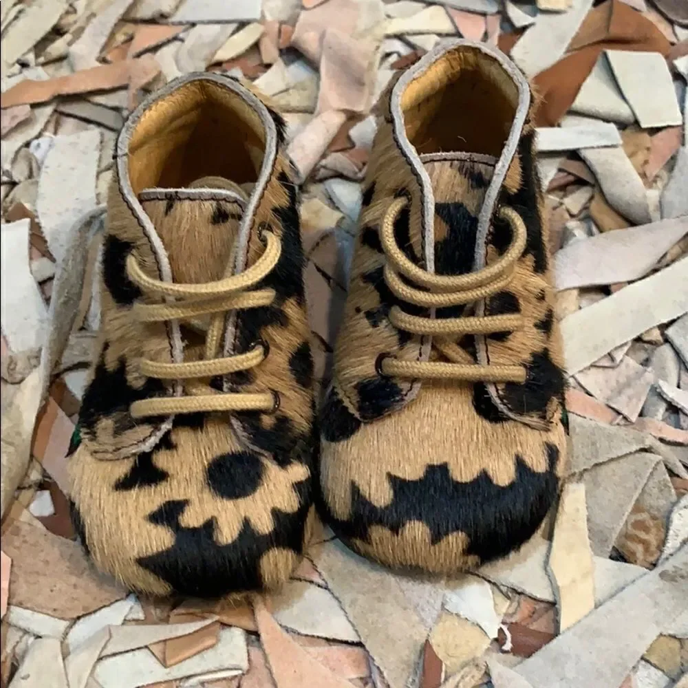 Aster depuis calf hair floral booties EU 17 US 3-6M